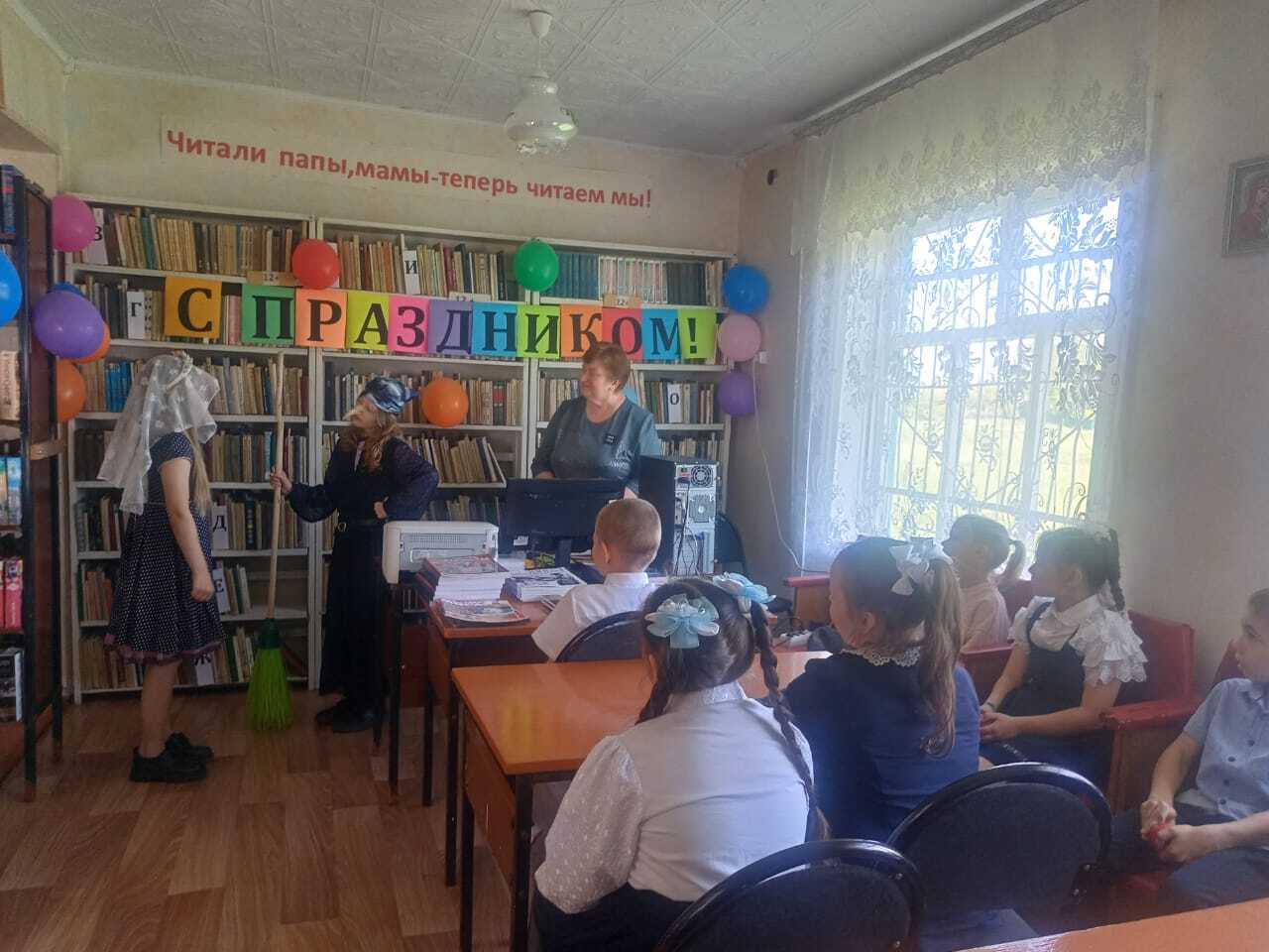 В Козловской сельской библиотеке сложилась замечательная традиция.